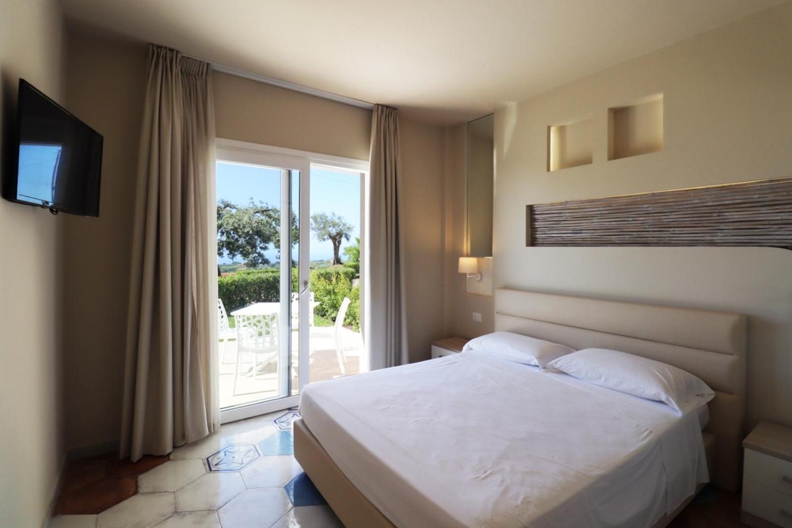 Brattiro Borgo San Cosmo Tropea Bed & Breakfast エクステリア 写真