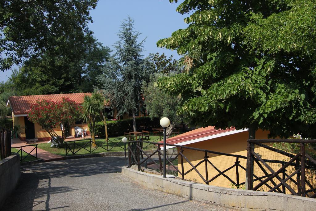 Brattiro Borgo San Cosmo Tropea Bed & Breakfast エクステリア 写真