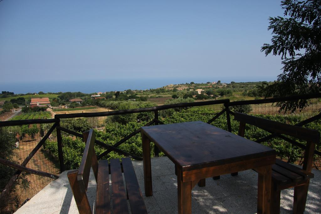 Brattiro Borgo San Cosmo Tropea Bed & Breakfast エクステリア 写真