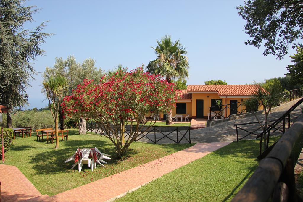 Brattiro Borgo San Cosmo Tropea Bed & Breakfast エクステリア 写真
