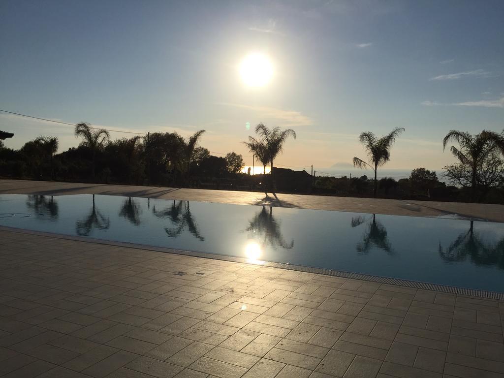 Brattiro Borgo San Cosmo Tropea Bed & Breakfast エクステリア 写真