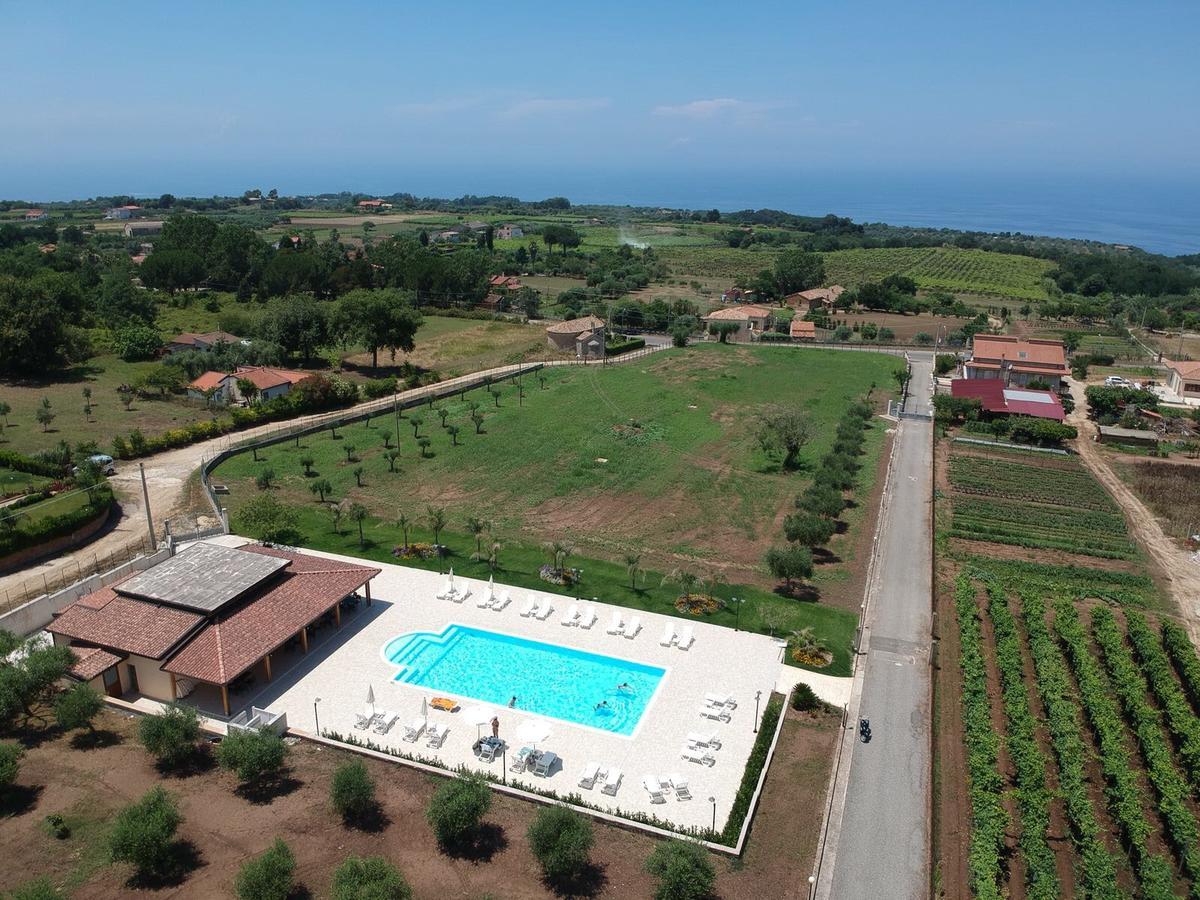 Brattiro Borgo San Cosmo Tropea Bed & Breakfast エクステリア 写真