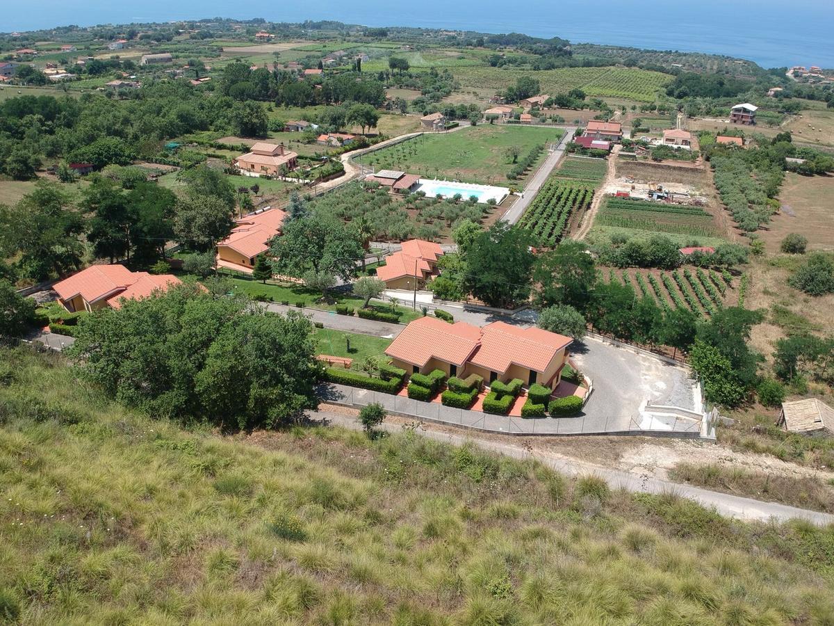 Brattiro Borgo San Cosmo Tropea Bed & Breakfast エクステリア 写真
